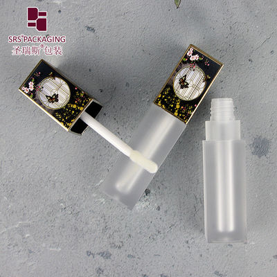 購入 ストック花と蝶のパターン 蓋 贅沢な空の唇油管 online manufacture