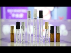 ミニスプレーボトルの香水の使い方